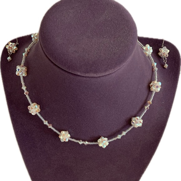 NWOT Elegant Floral Iridescent Crystal Necklace and Earring Set Jewelry Asian - Picture 13 of 14